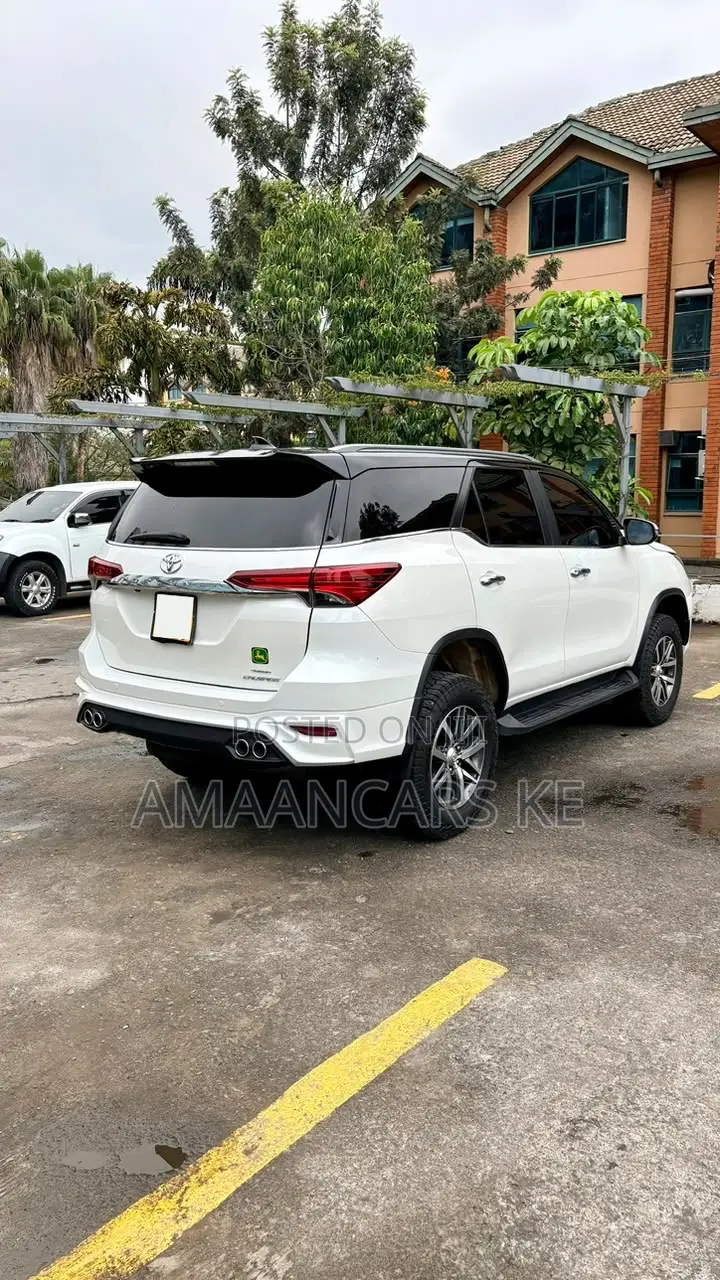 Toyota Fortuner 2018 White