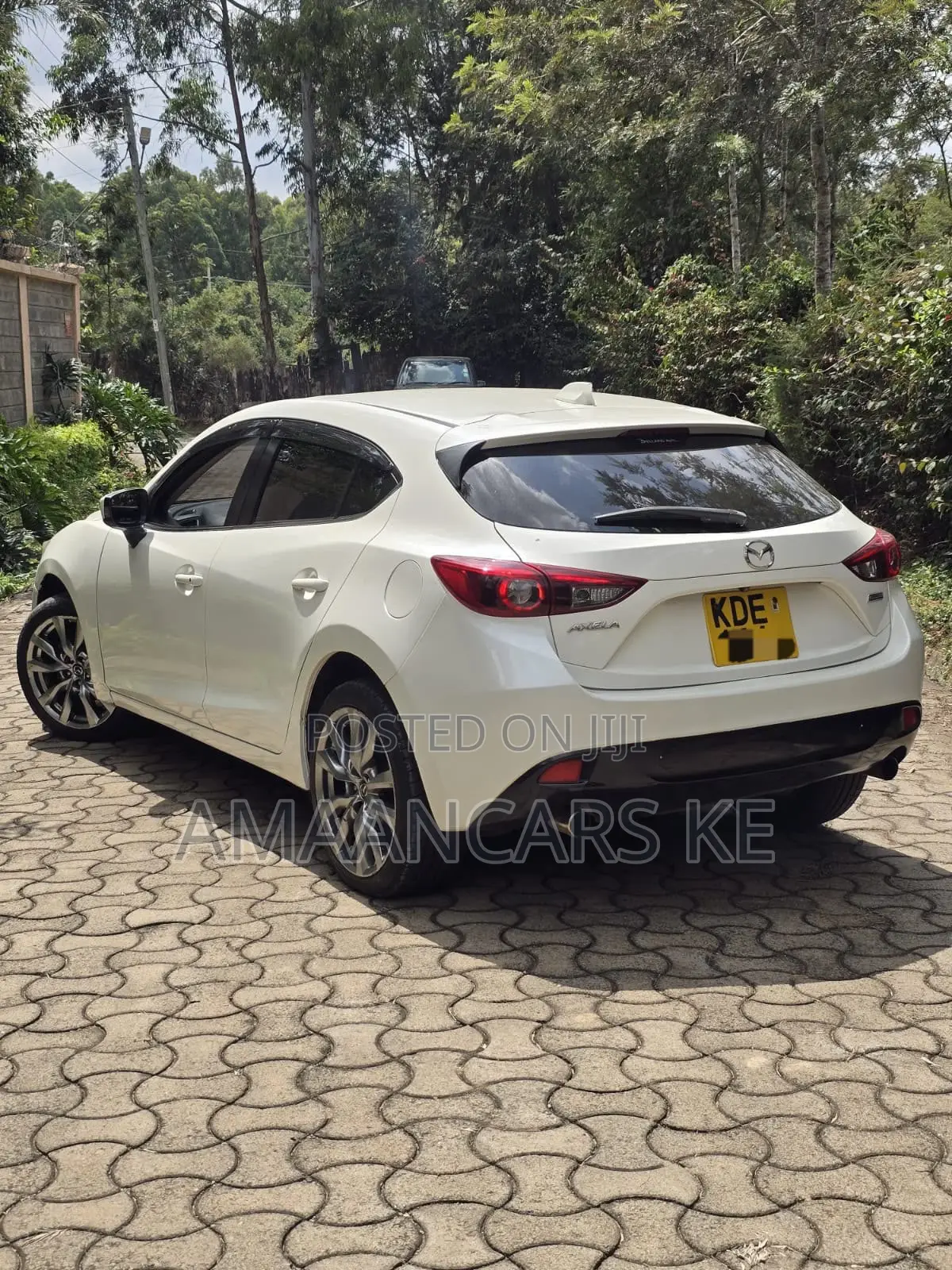 Mazda Axela SV Premium 2014 White