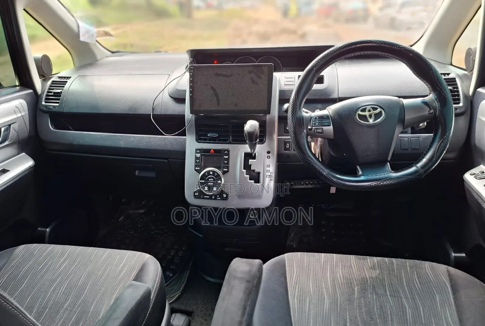 Toyota Voxy 2010 Purple