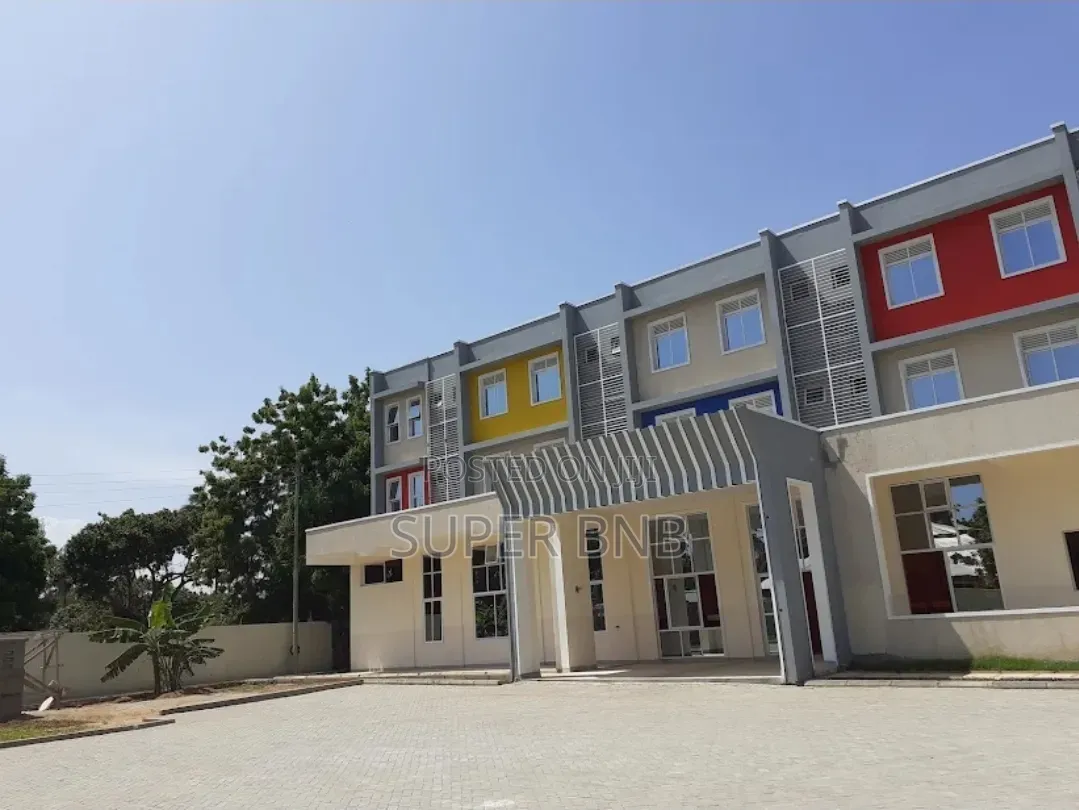 Ruaka
Airbnb Studio Next to Quickmart, Banana Road