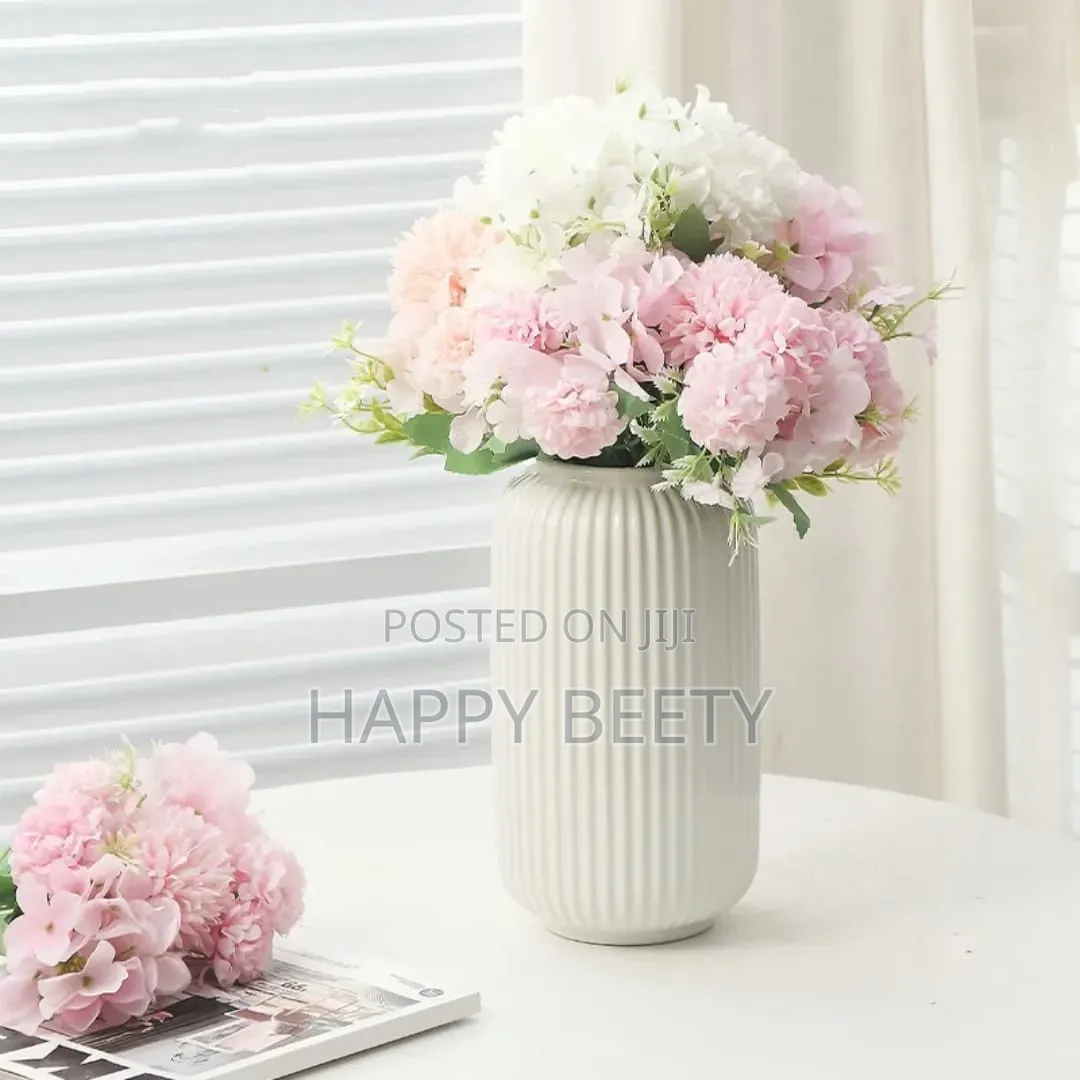 Sleek Heavy Ribbed Modern Elegant Vase With a Glossy Finishing