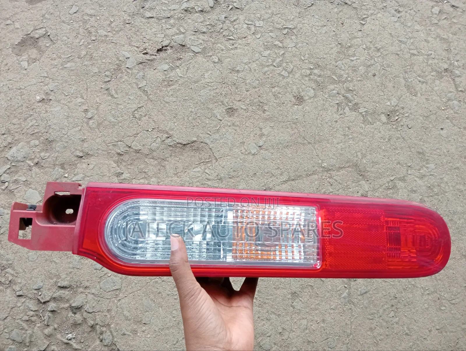 Nissan Cube Taillight