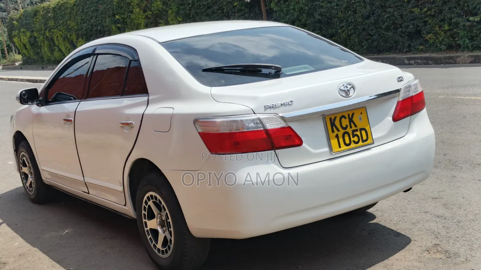 Toyota Premio 2010 White