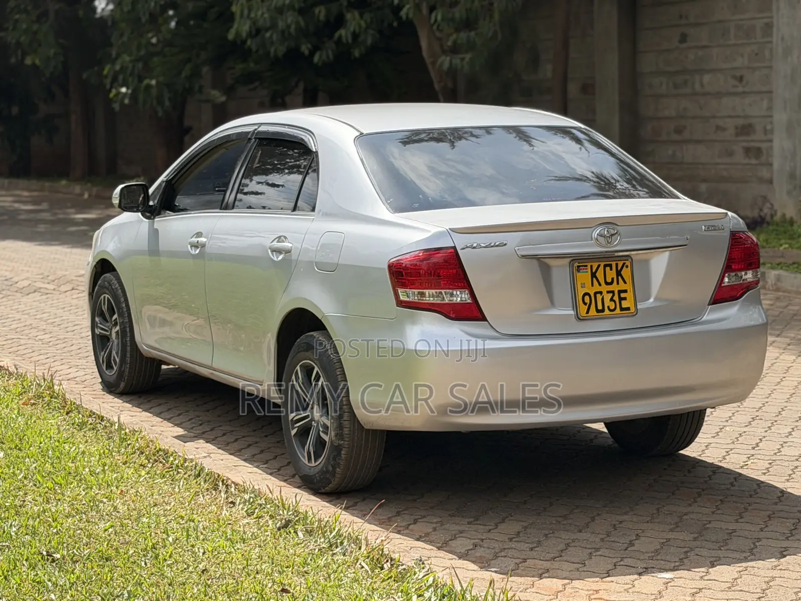 Toyota Axio 2010 Silver