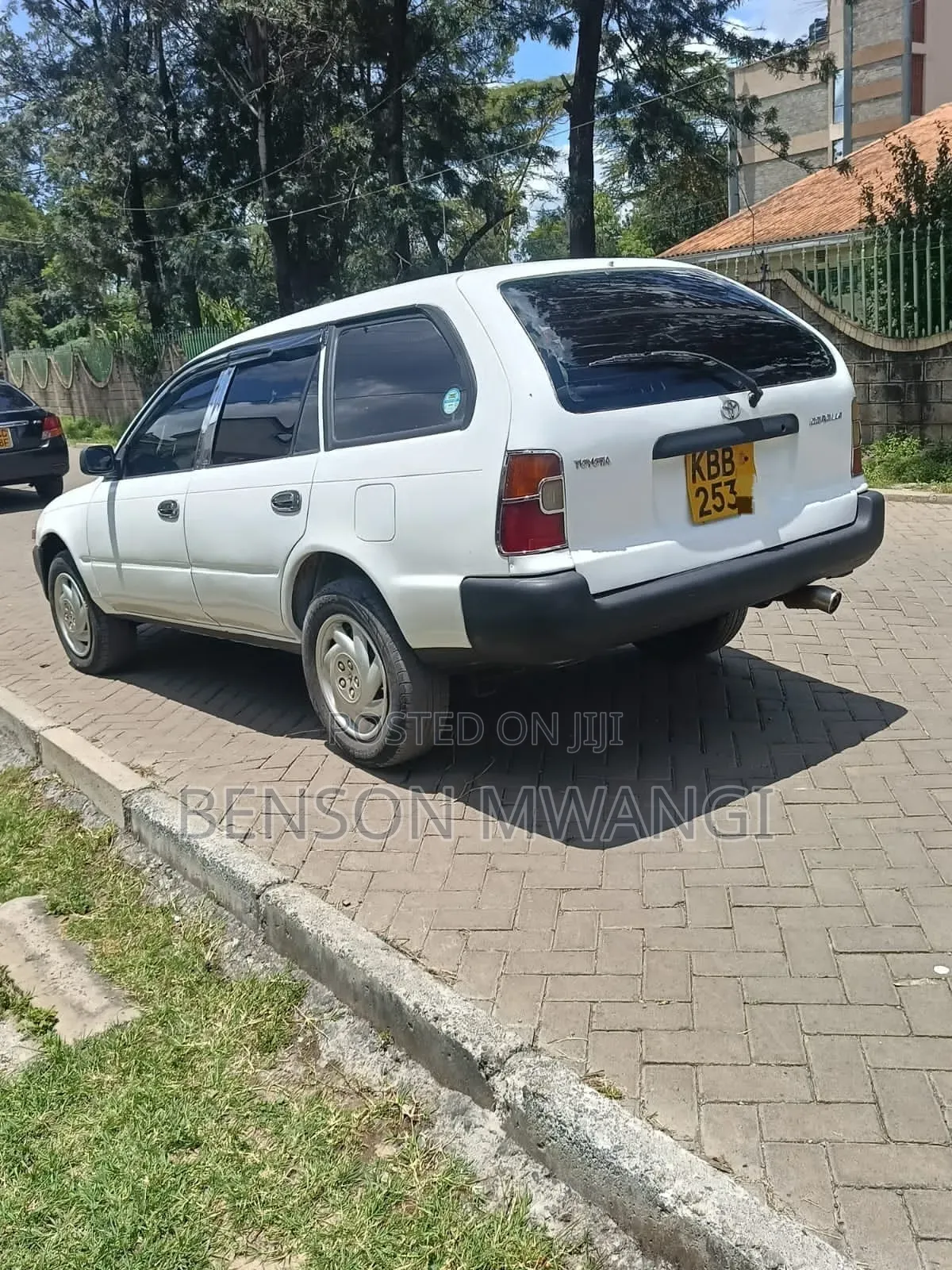 Toyota Corolla 1999 White
