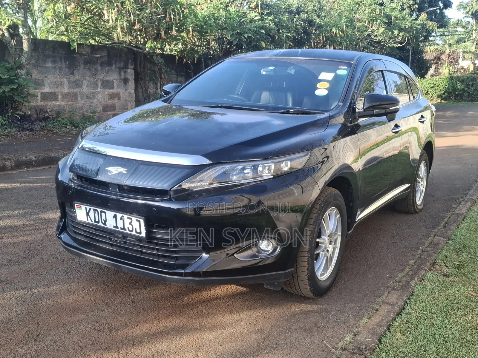 Toyota Harrier 2.0 2017 Matt Black