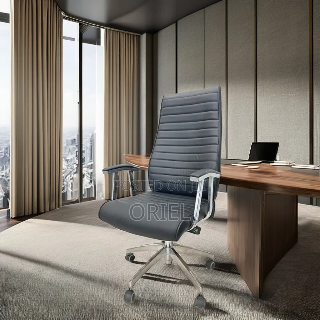 Office Chair : Black Executive High-Back Swivel Chair