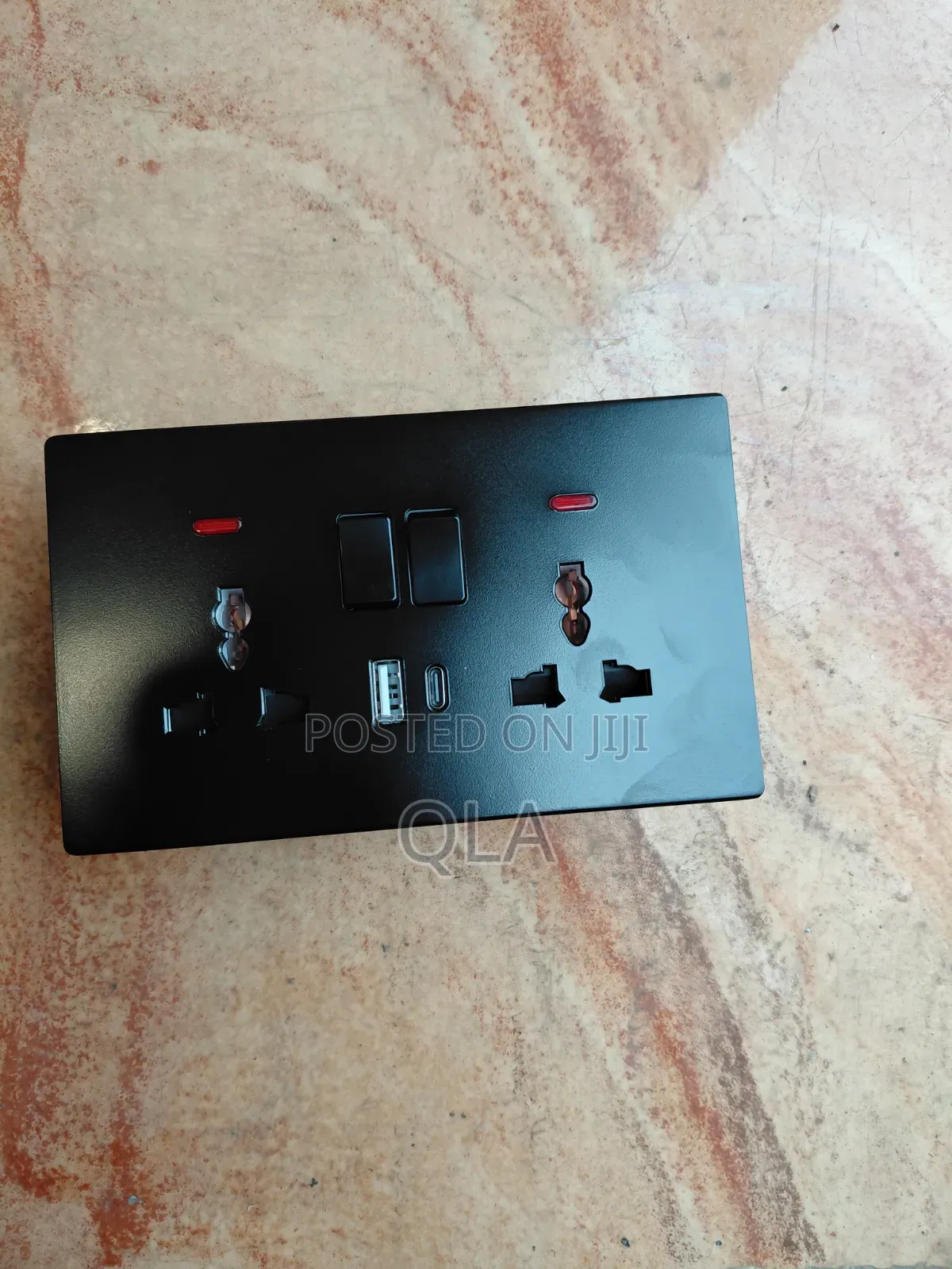 13a 2 Gang University Switched Socket + USB +1 Type C