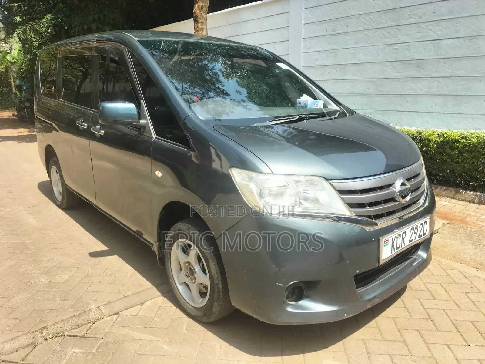 Nissan Serena 2011 Blue