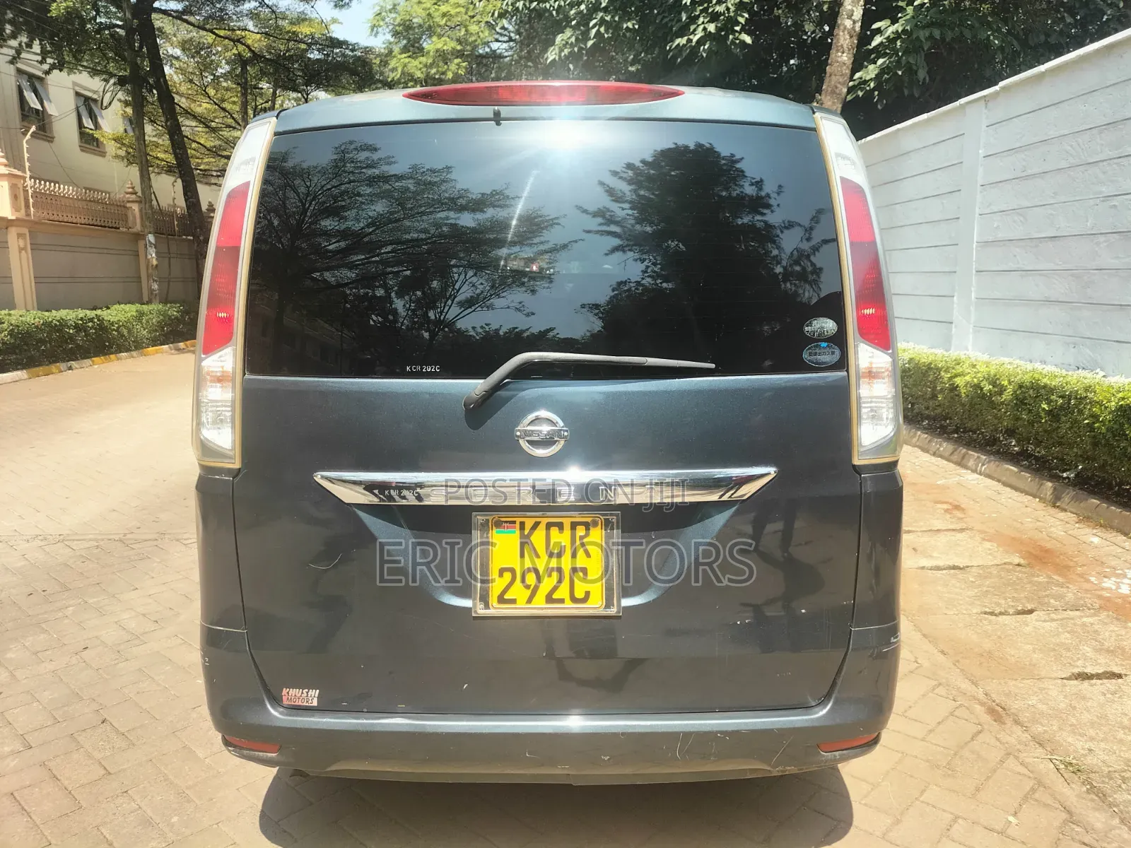 Nissan Serena 2011 Blue