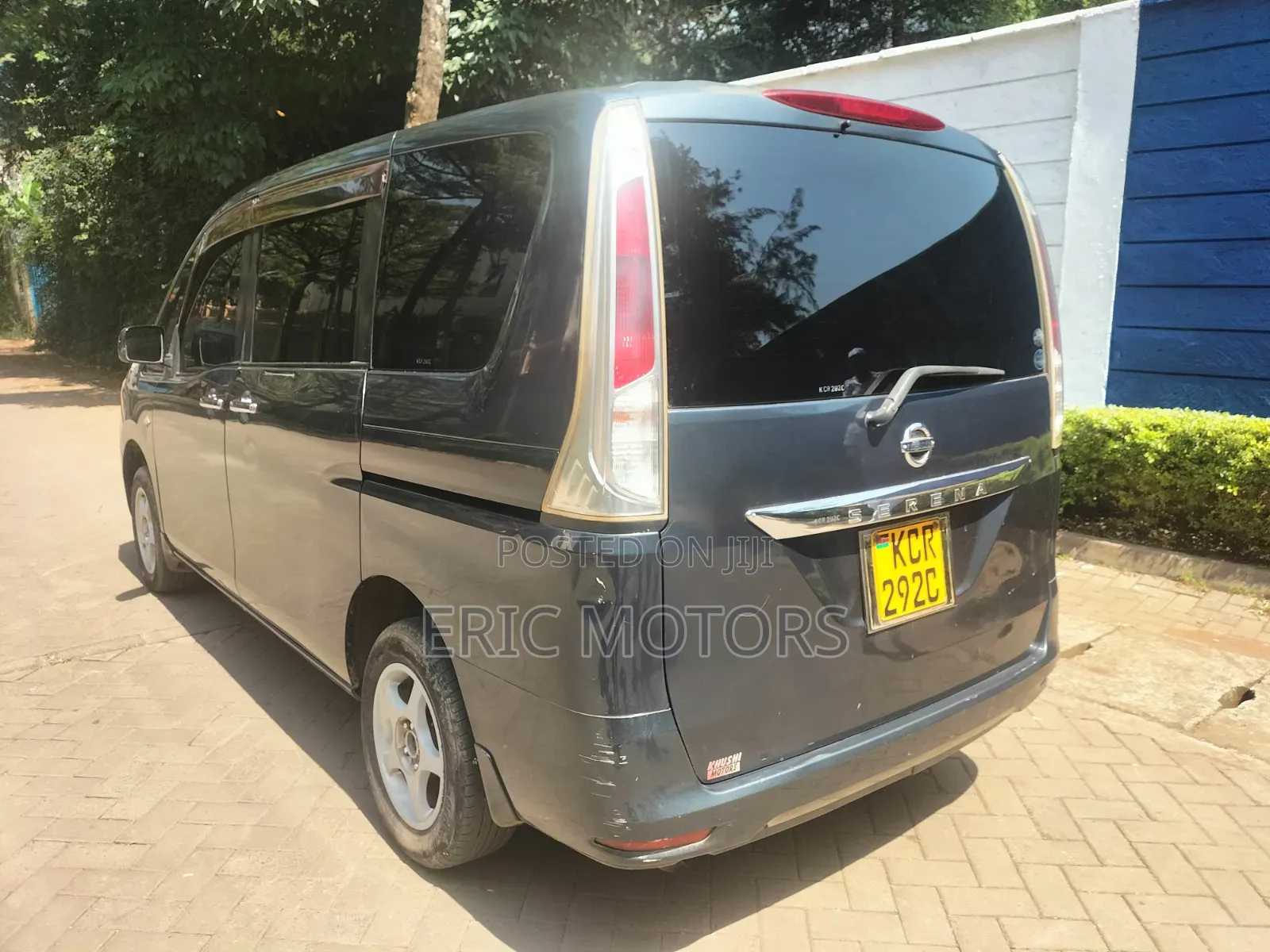 Nissan Serena 2011 Blue