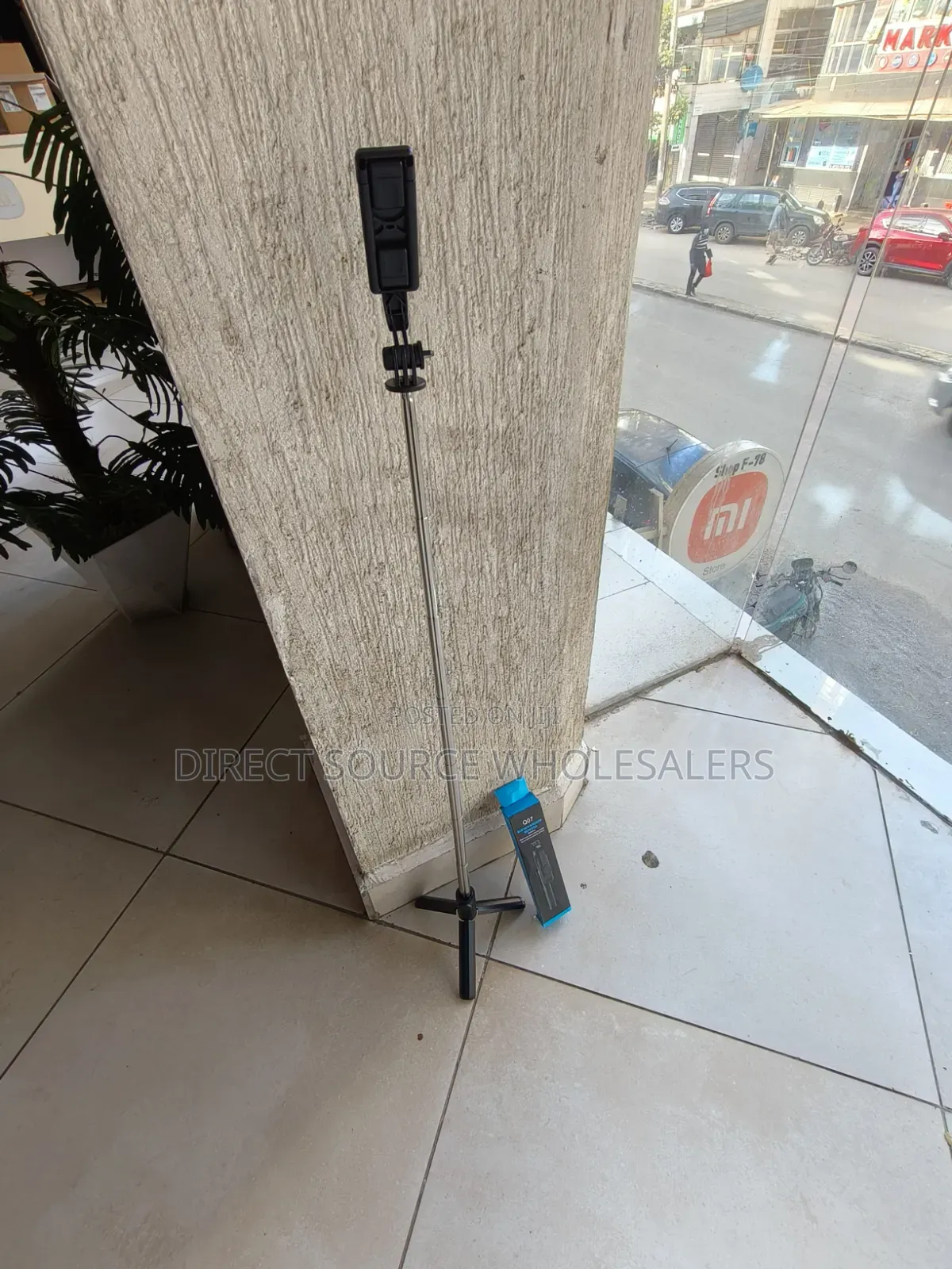 Portable Q07 Selfie Stick Tripod for Tiktok Vlogging