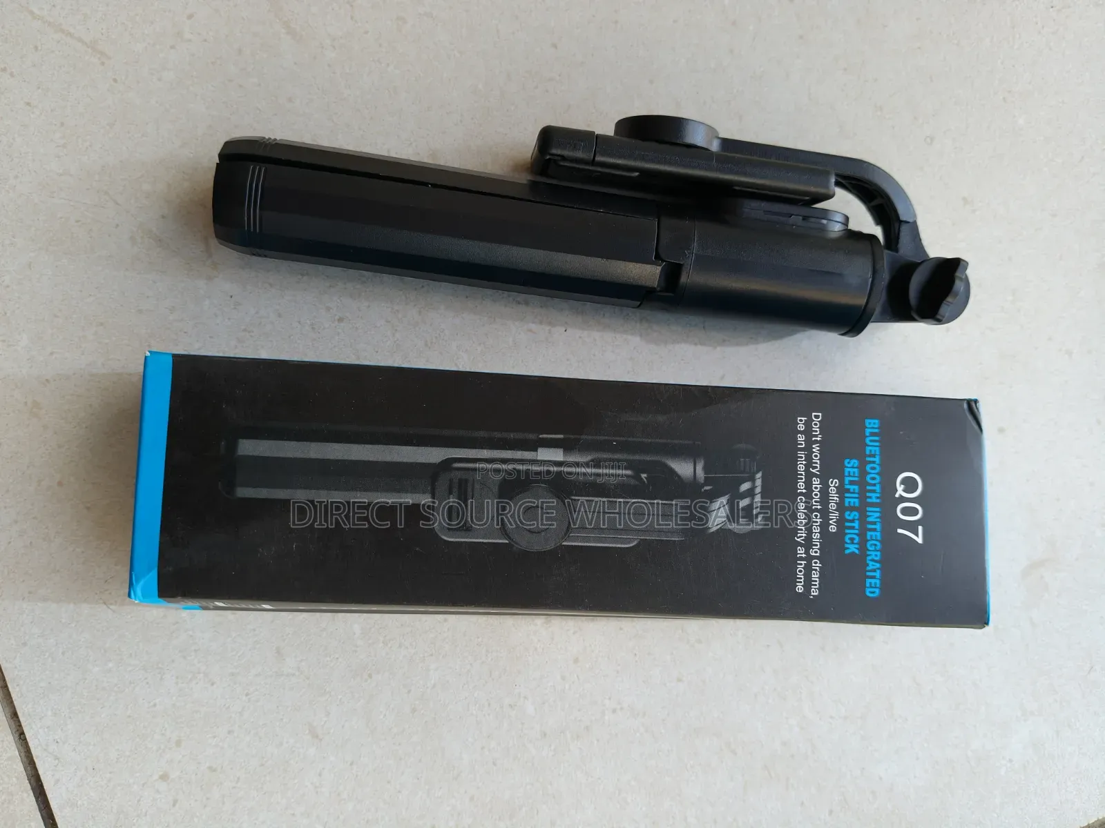 Universal Q07 Bluetooth Selfie Stick for All Smartphones