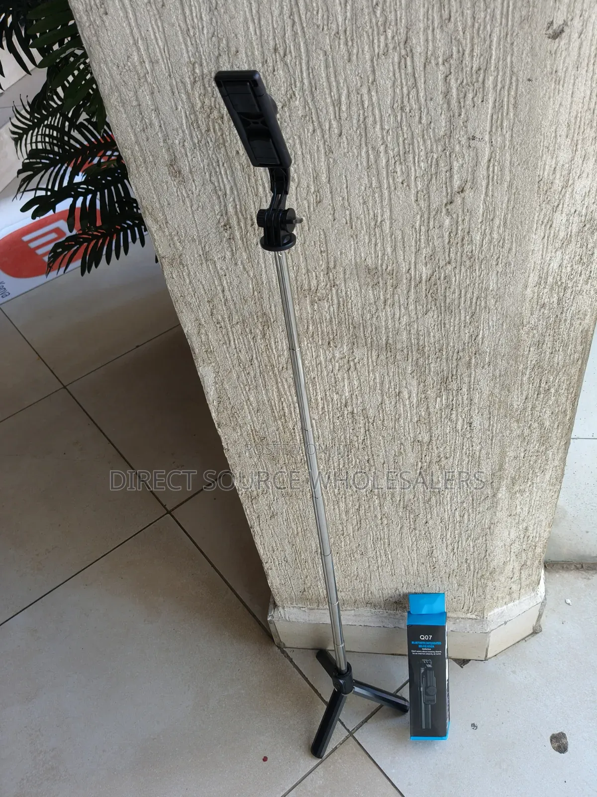 Universal Q07 Bluetooth Selfie Stick for All Smartphones