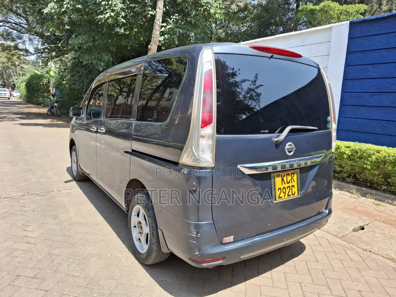Nissan Serena 2011 Blue