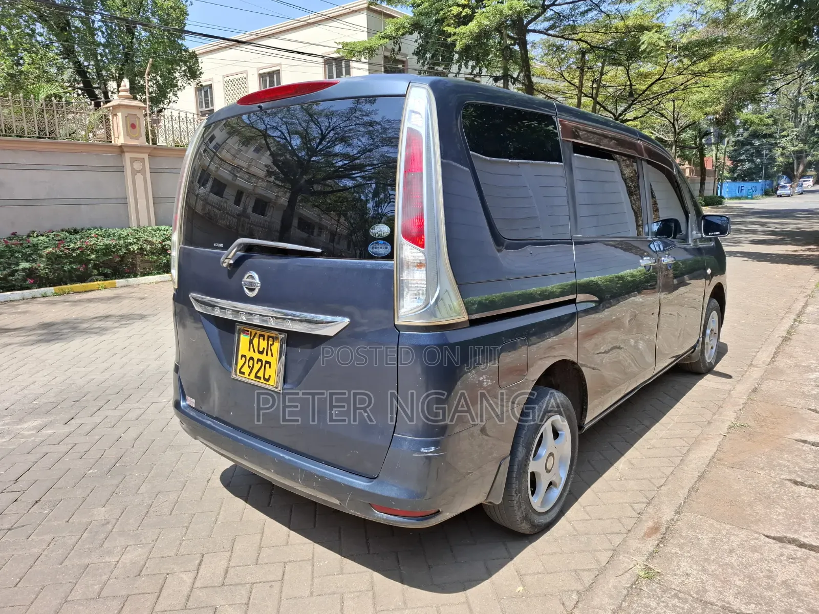 Nissan Serena 2011 Blue