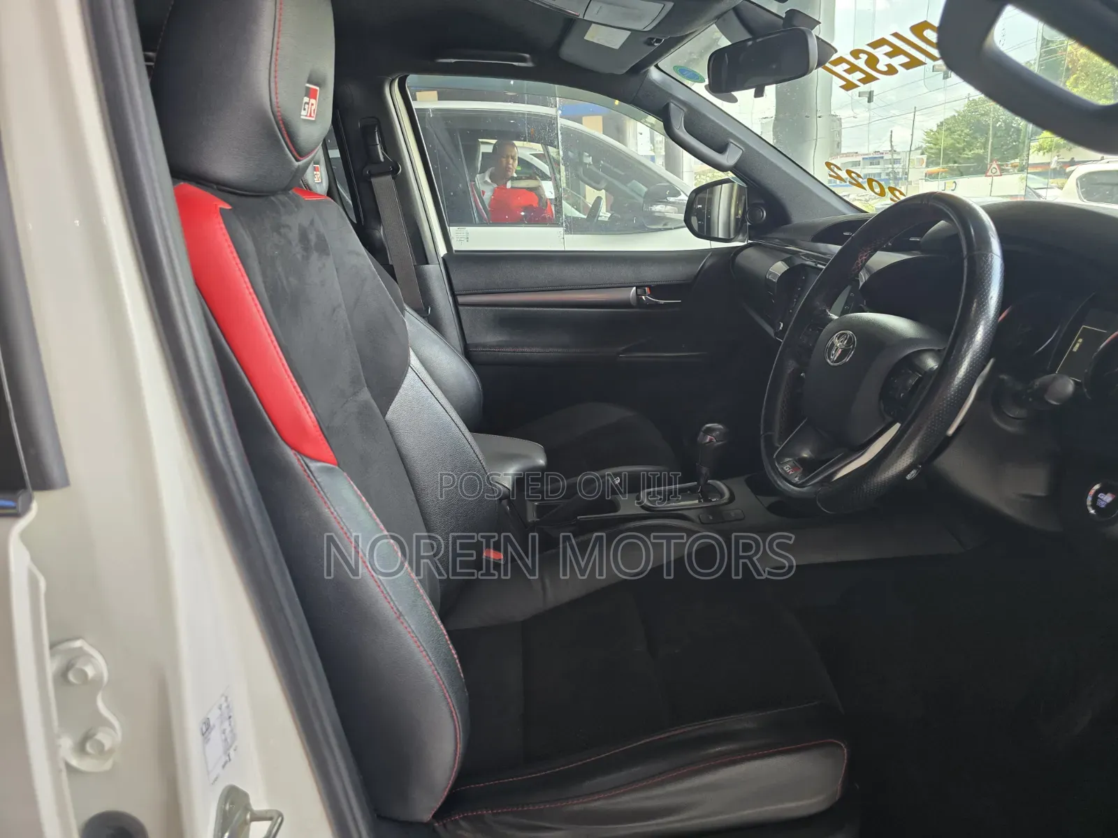 Toyota Hilux 2022 Off white