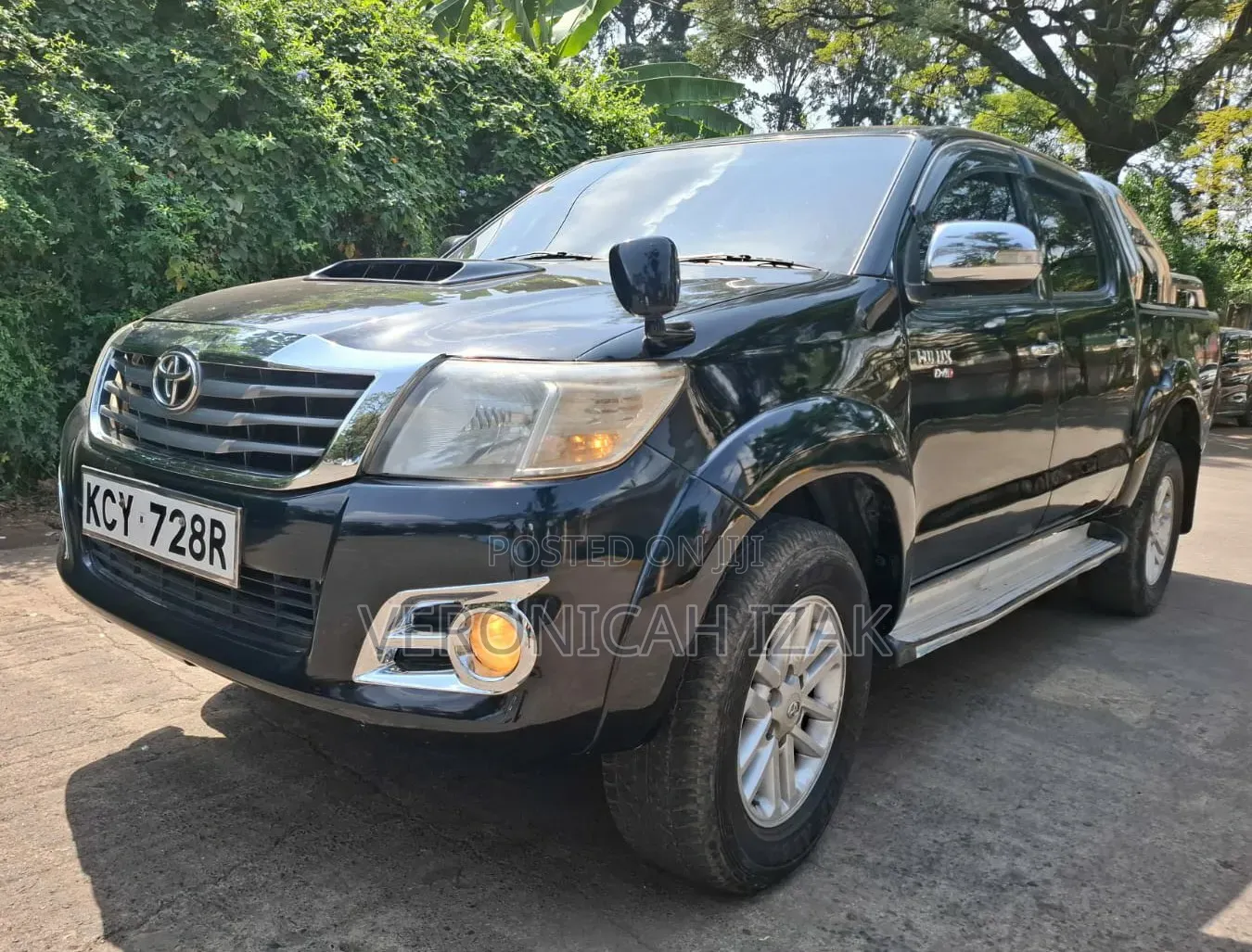Toyota Hilux 2013 Black
