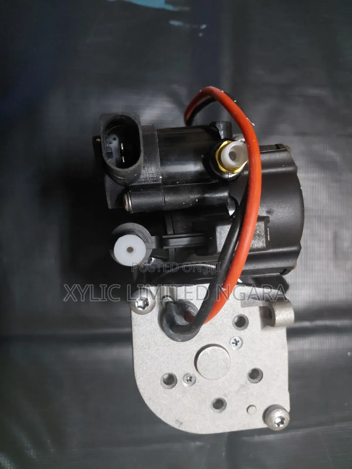 Mercedes W212 W218 Air Suspension Compressor