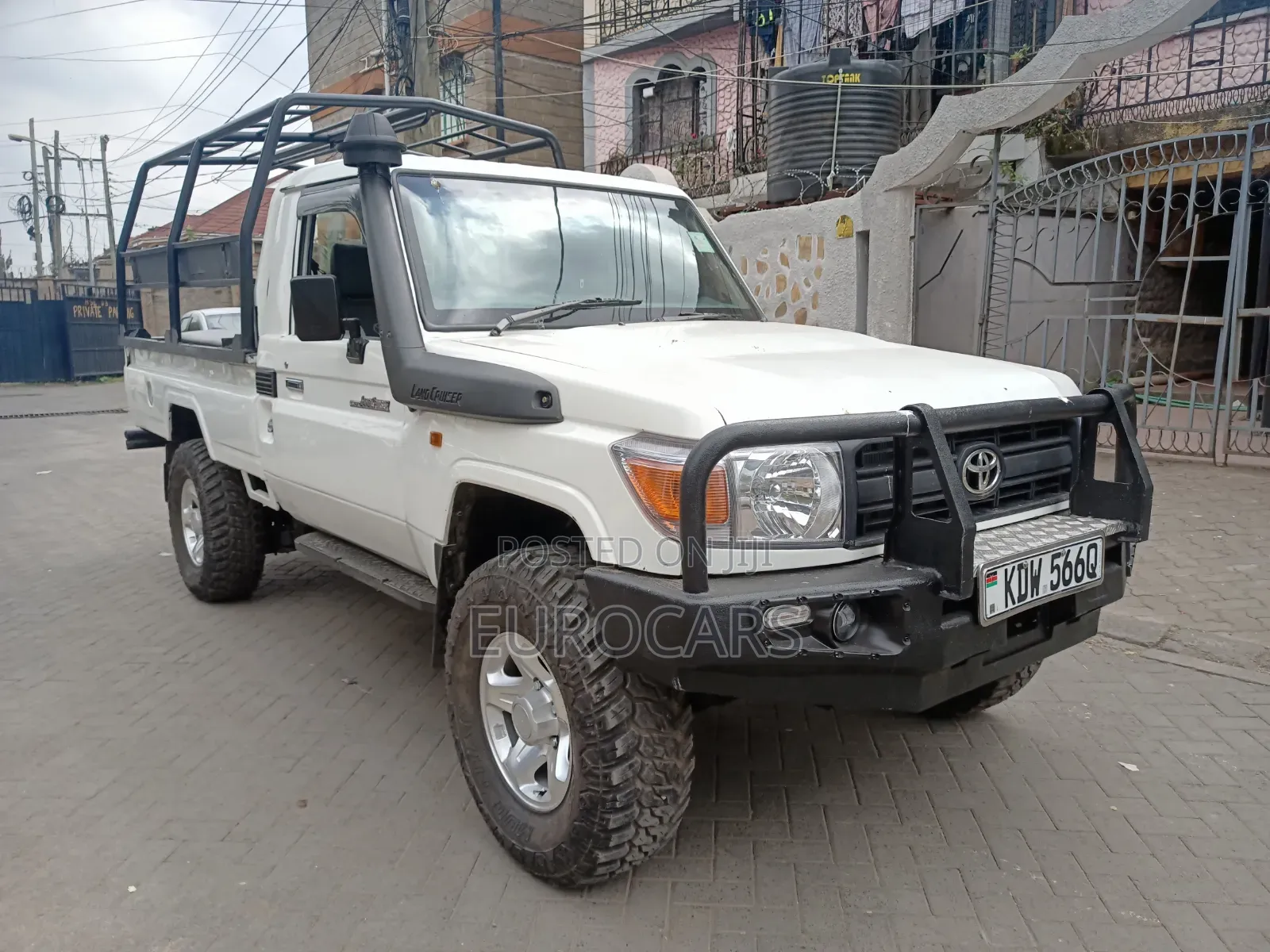 Toyota Land Cruiser 2016 White