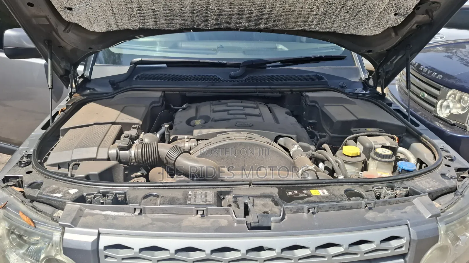 Land Rover Discovery 2012 Gray