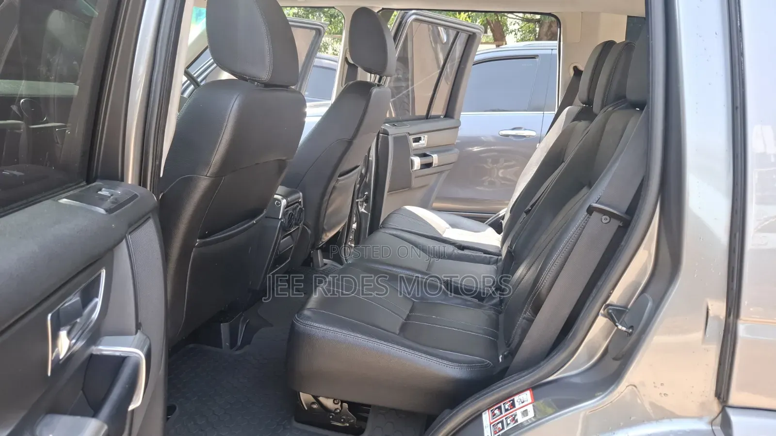 Land Rover Discovery 2012 Gray