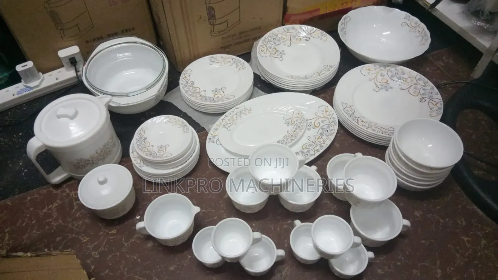58 Pieces Ceramic Dinner Set