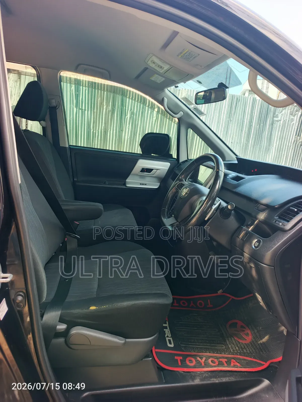 Toyota Noah 2014 Silver