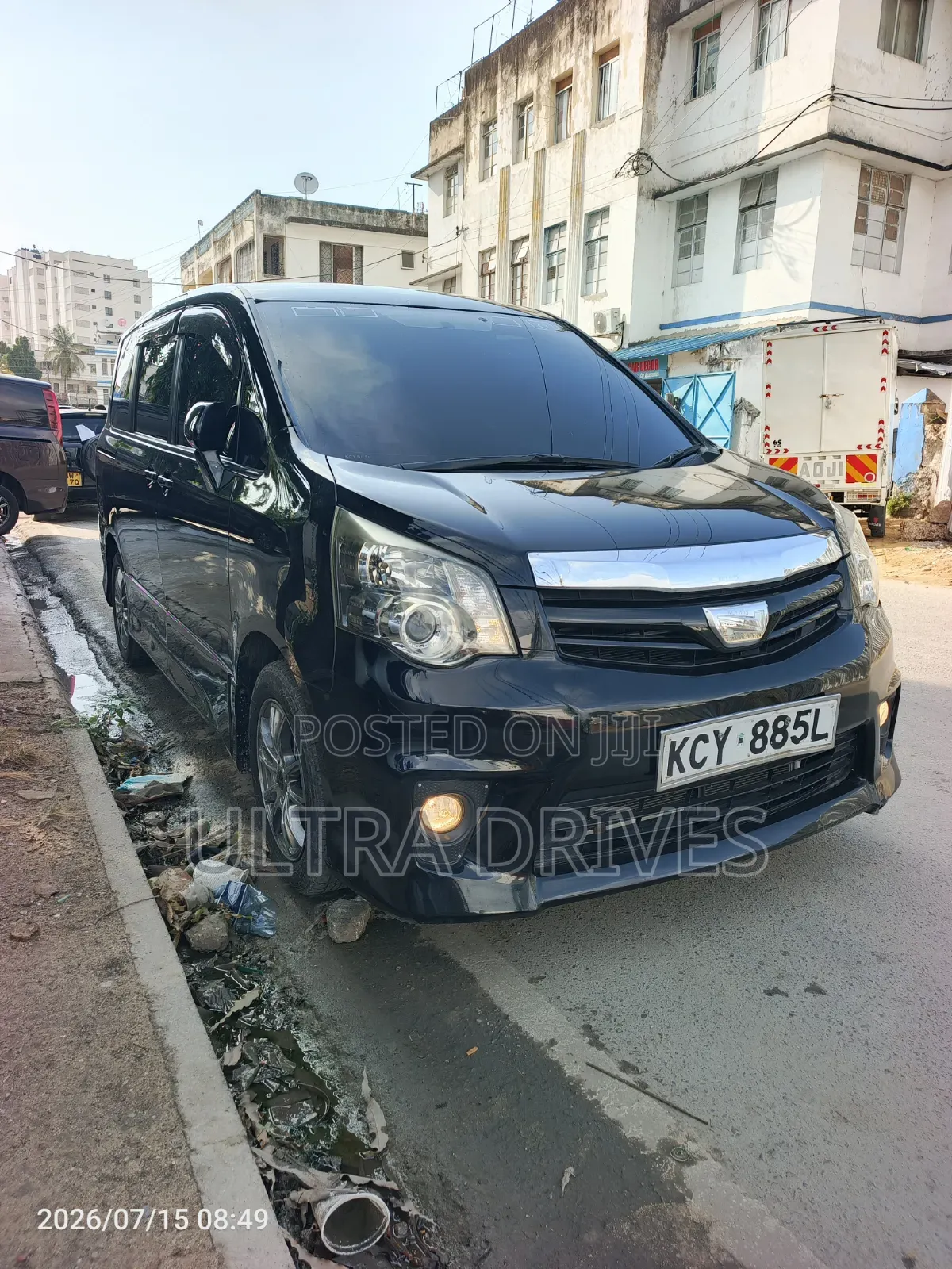 Toyota Noah 2014 Silver