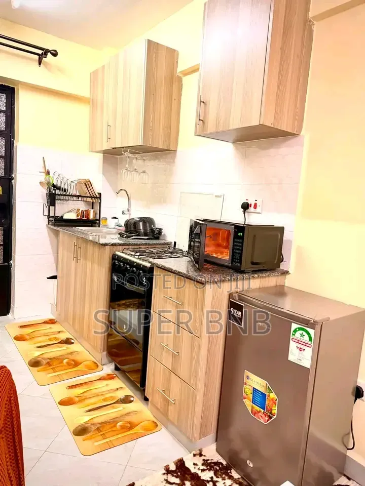 Executive Studio Airbnb at Grand Midtown Apartments, Ngara