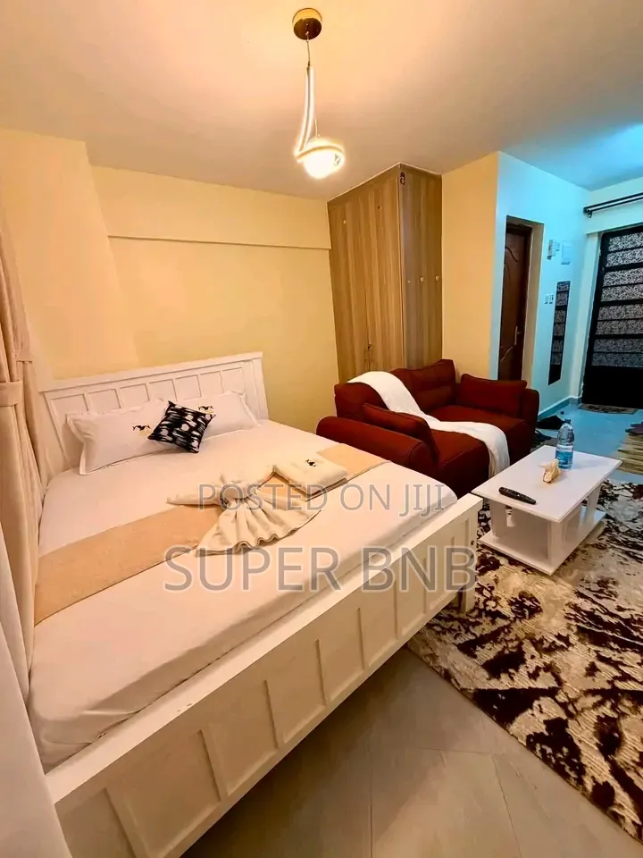 Executive Studio Airbnb at Grand Midtown Apartments, Ngara