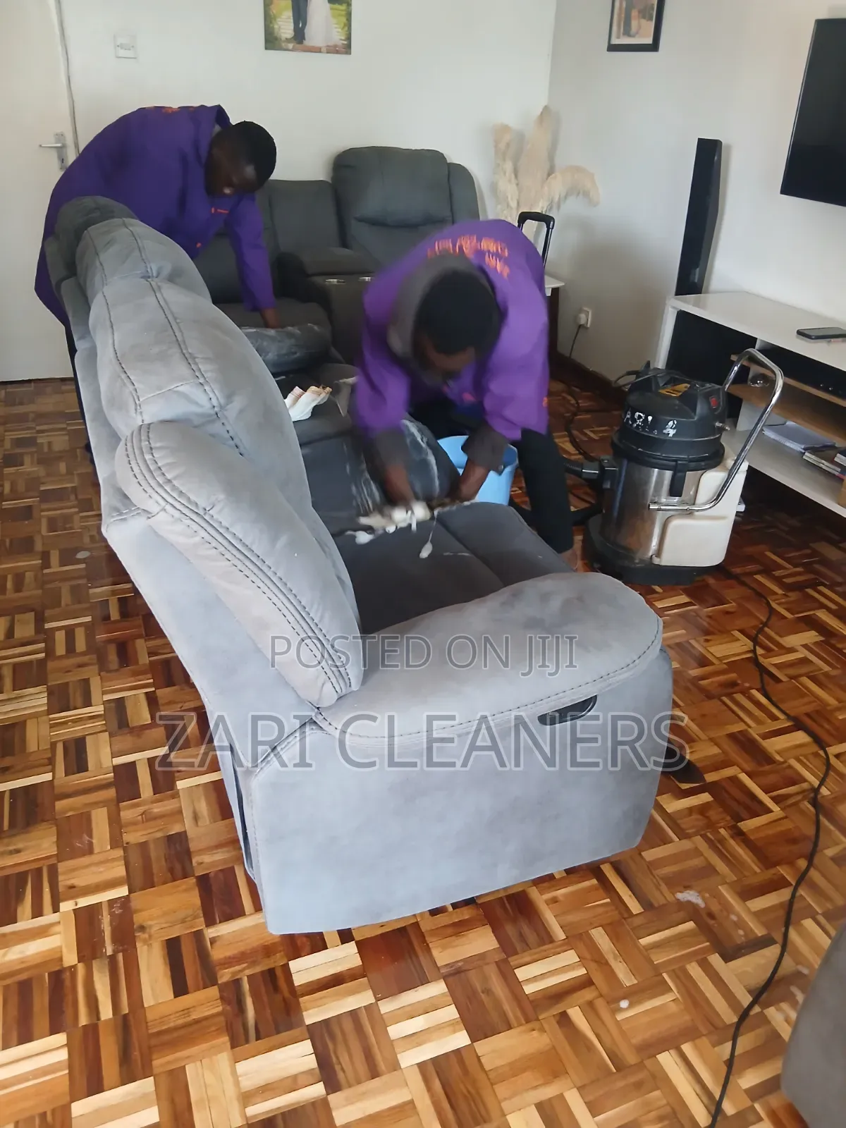 Reliable Professional Team for Couch Cleaning