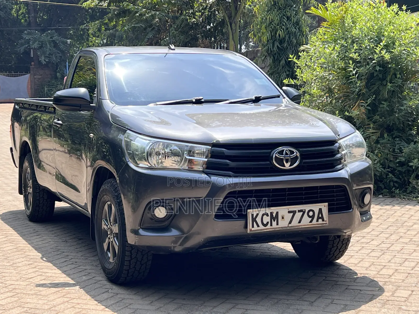 Toyota Hilux 2017 Gray
