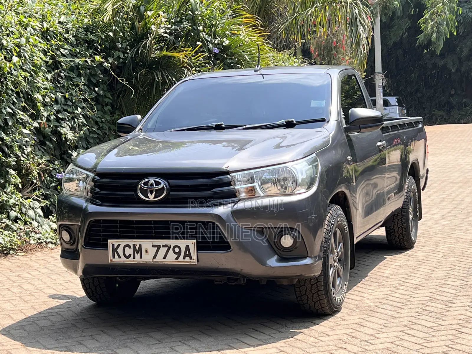 Toyota Hilux 2017 Gray