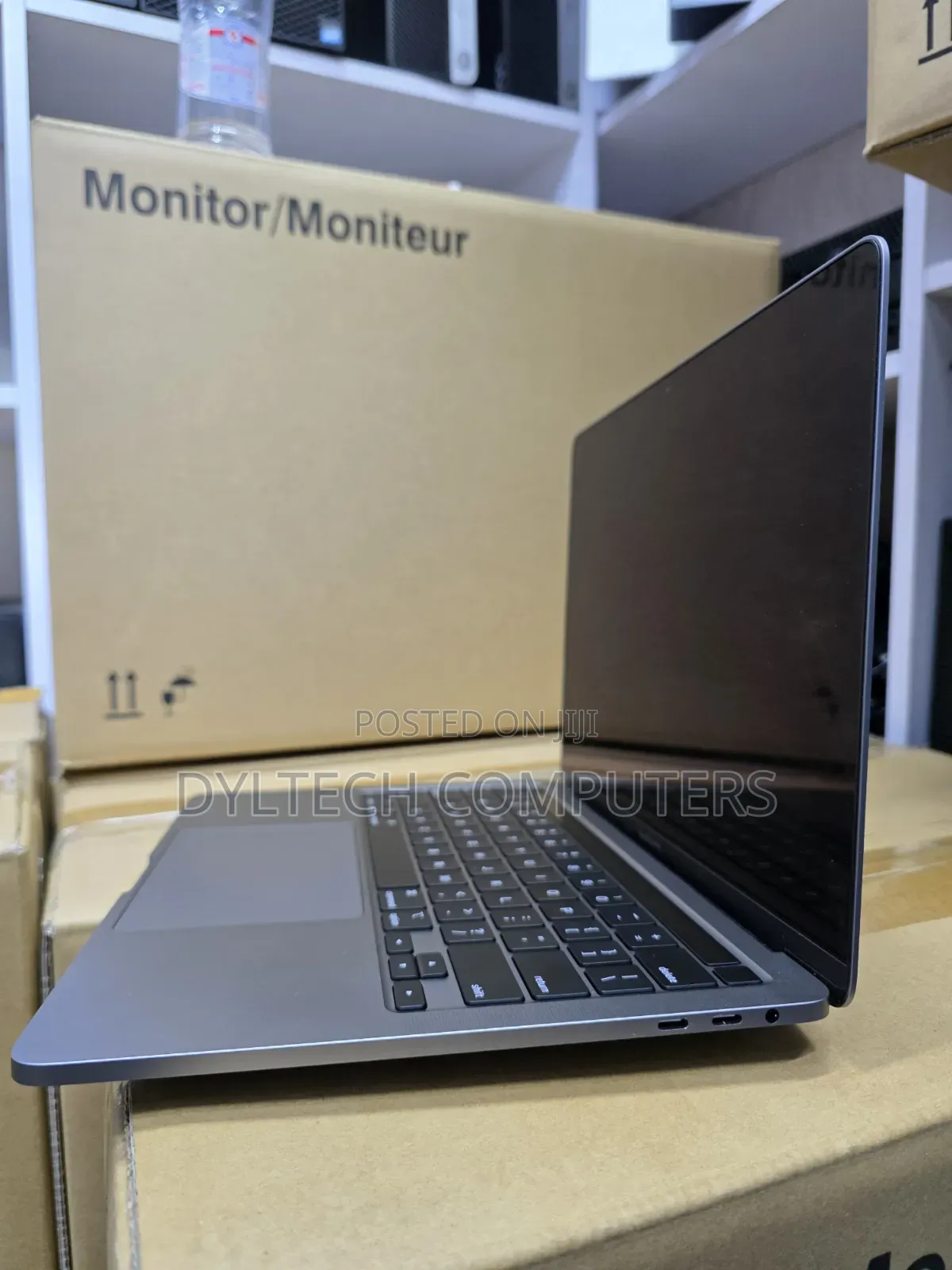 Laptop Apple MacBook 2020 16GB Intel Core i5 SSD 512GB