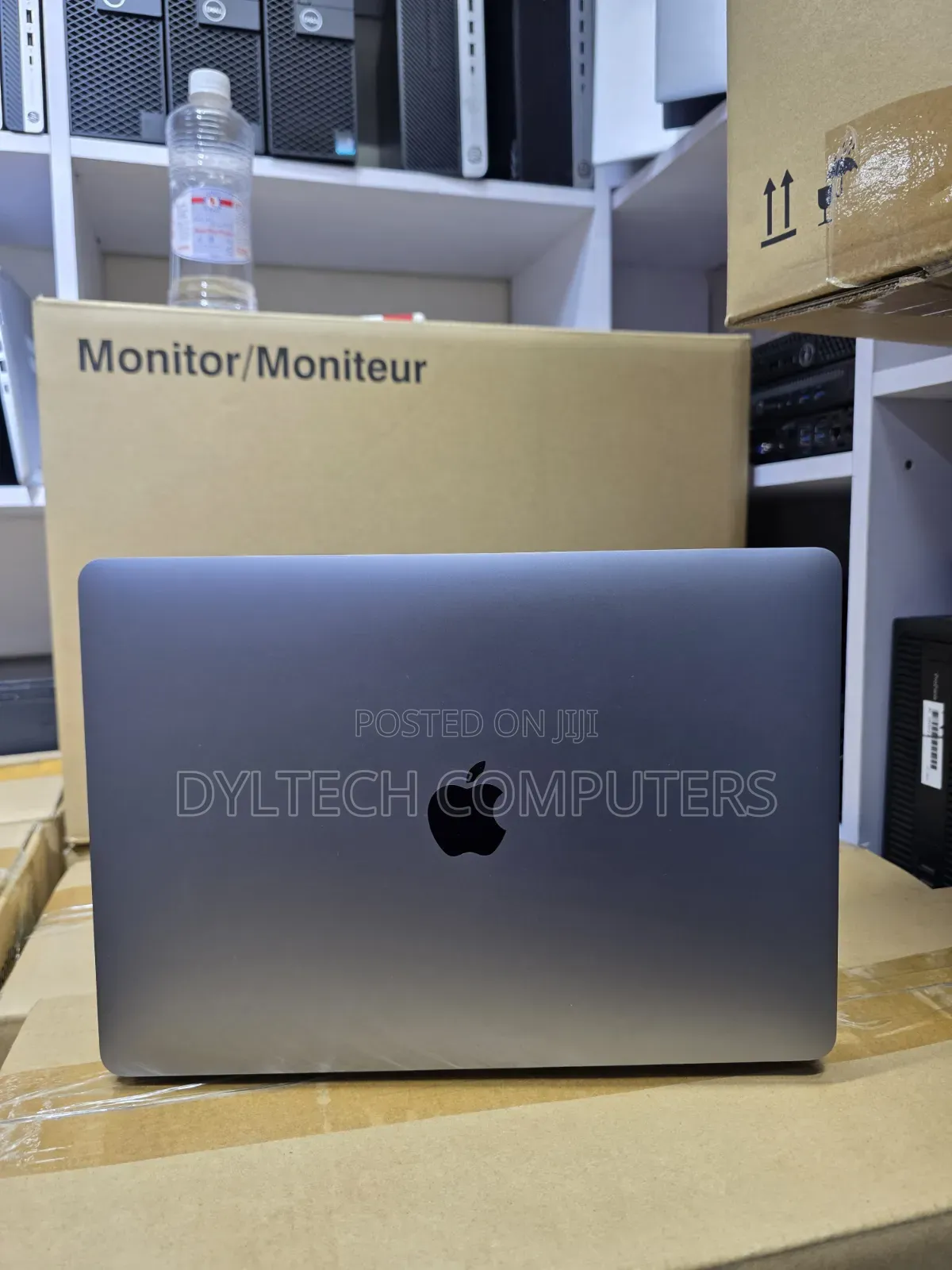 Laptop Apple MacBook 2020 16GB Intel Core i5 SSD 512GB