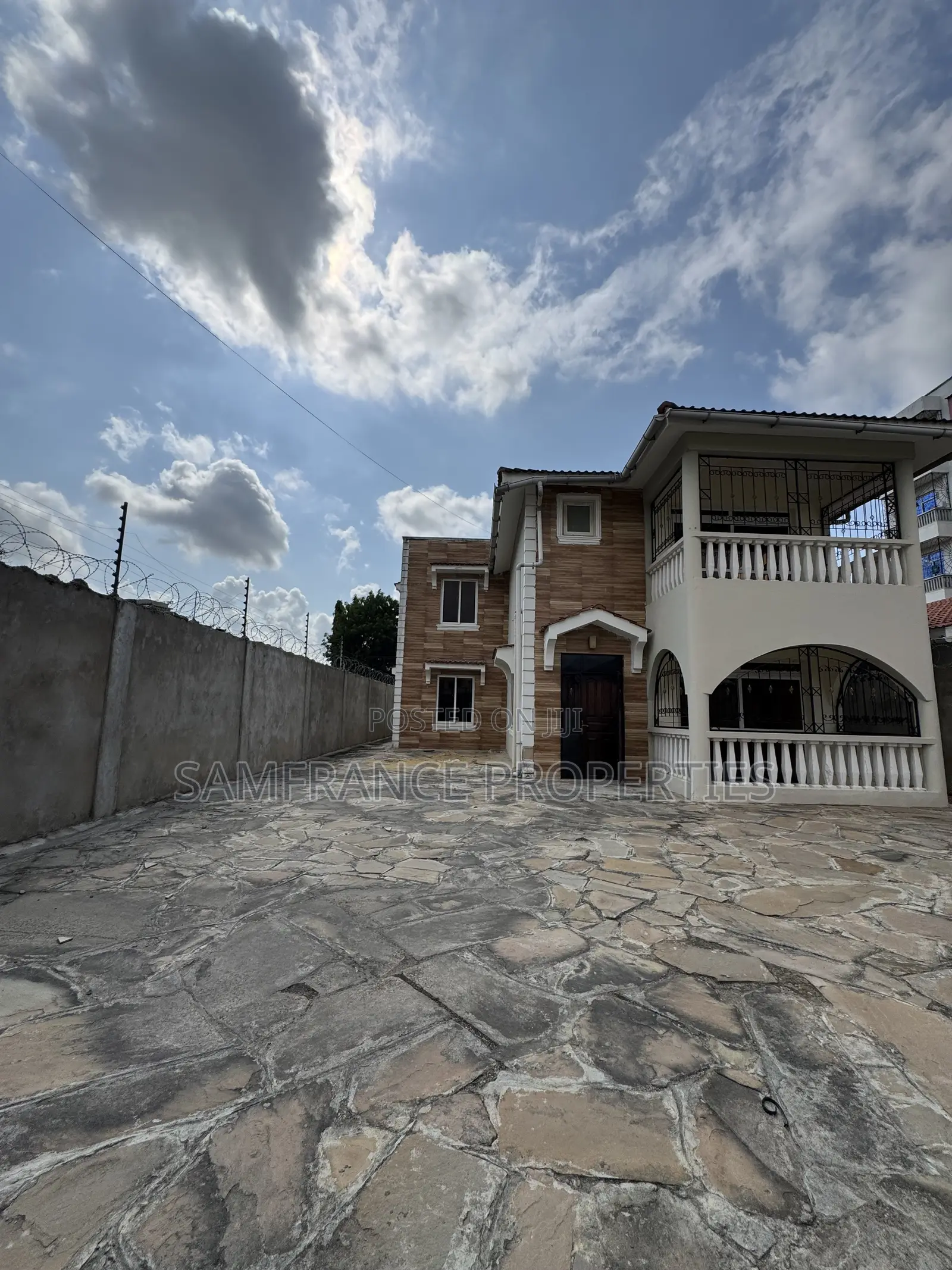 5bdrm Villa in Utange for sale