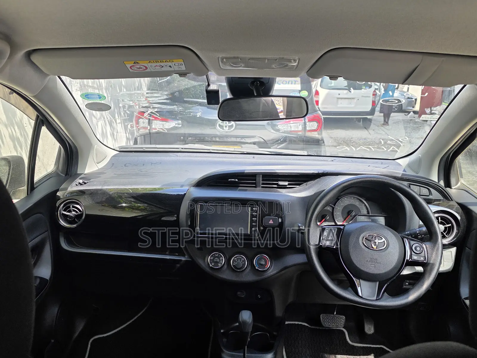 Toyota Vitz 1.3 FWD 5dr 2019 Silver