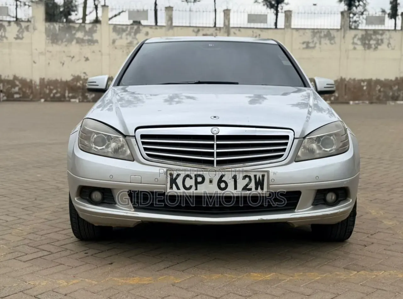 Mercedes-Benz C180 2011 Silver