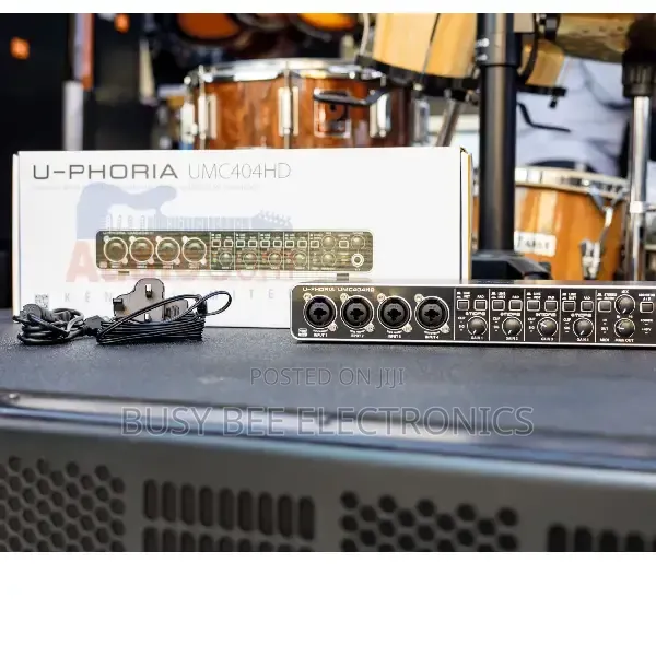 Behringer U-Phoria Umc404hd