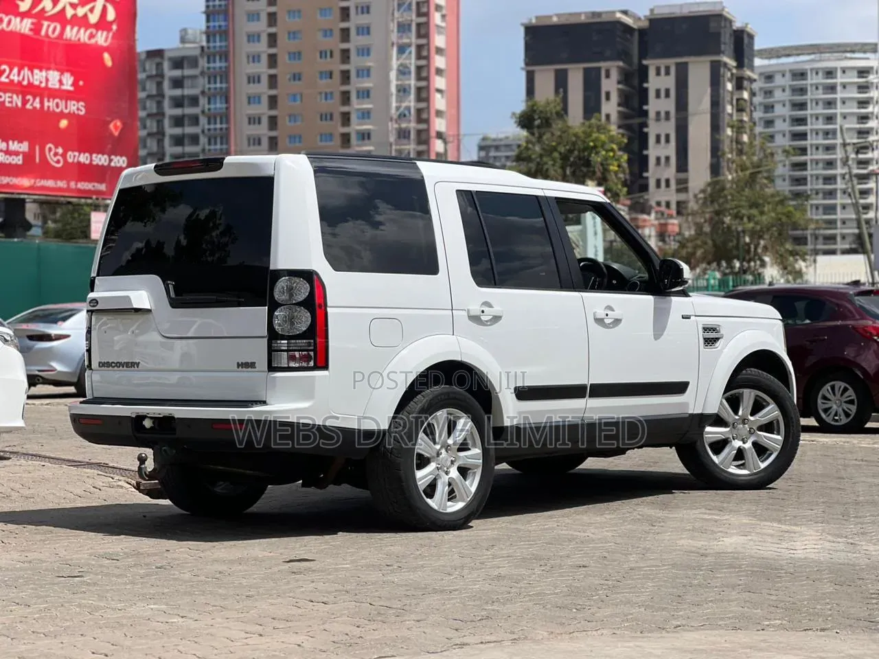 Land Rover Discovery 2014 White