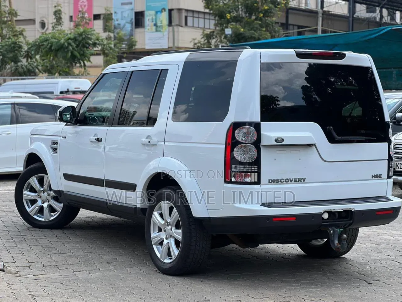 Land Rover Discovery 2014 White