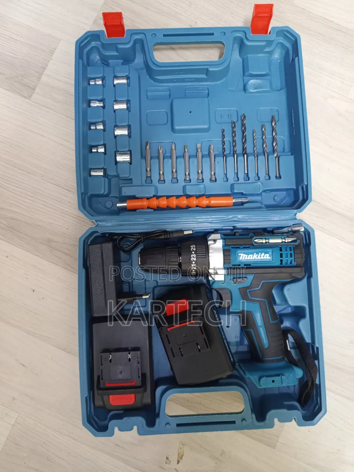Makita 47pc 36V Cordless Drill Driver Kit With 2 Batteries