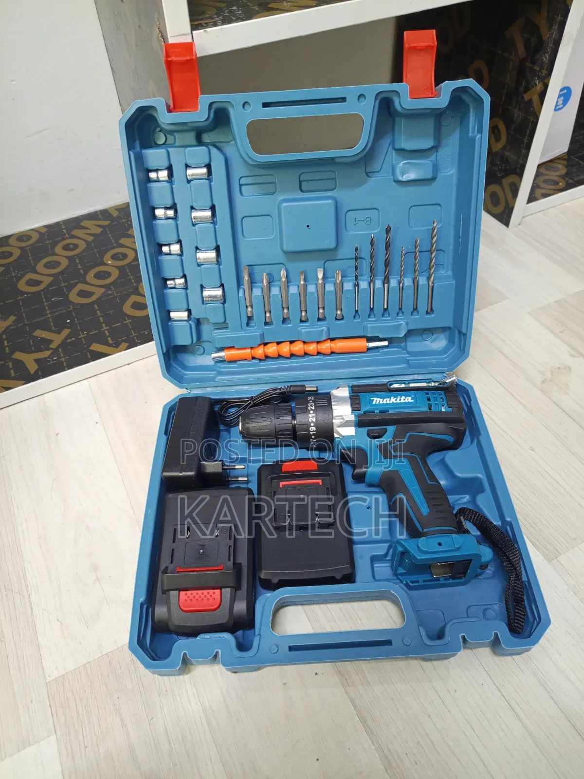 Makita 36V 47 PCs Cordless Drill Screwdriver Kit With 2 Batteries