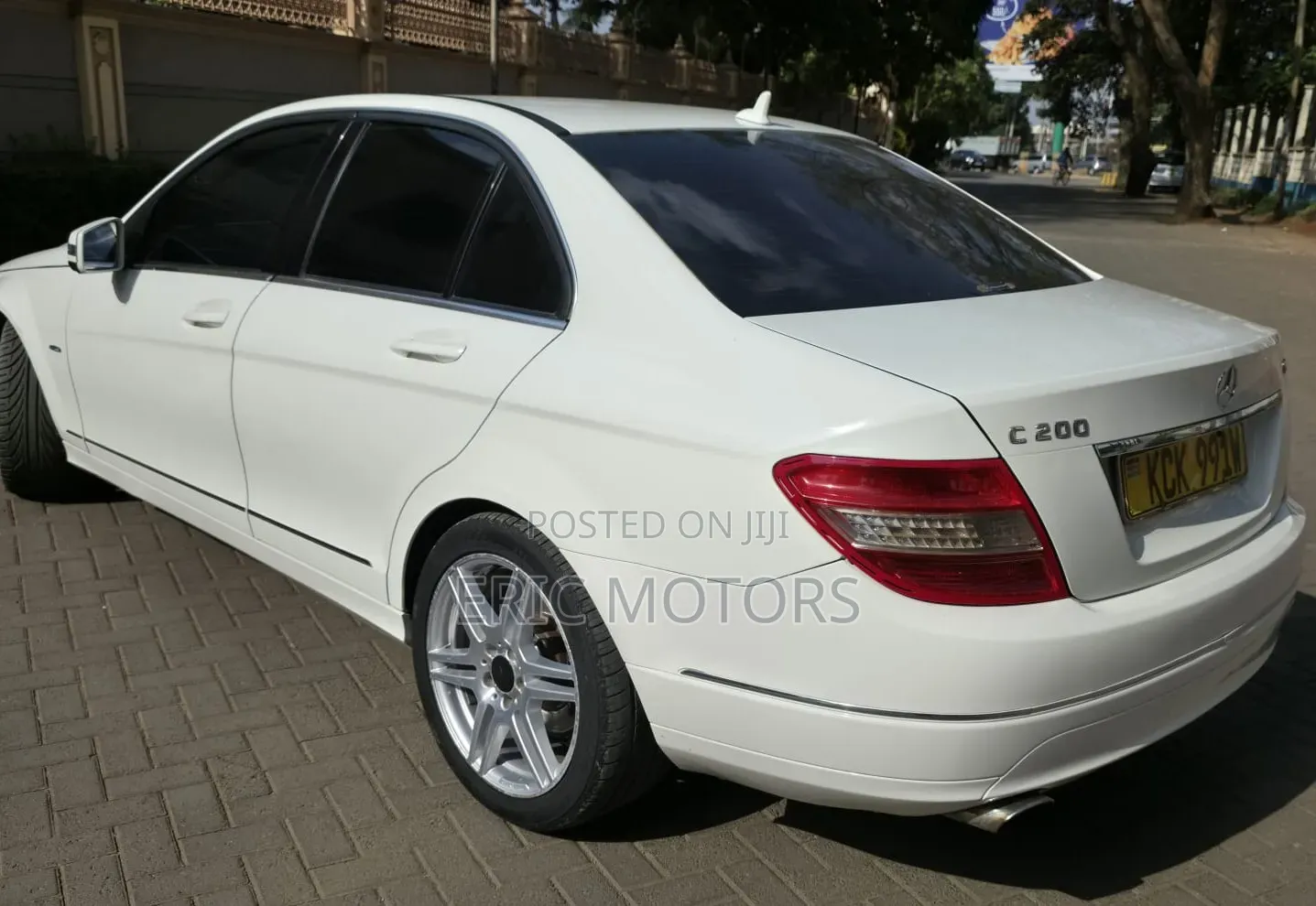 Mercedes-Benz C200 2010 White