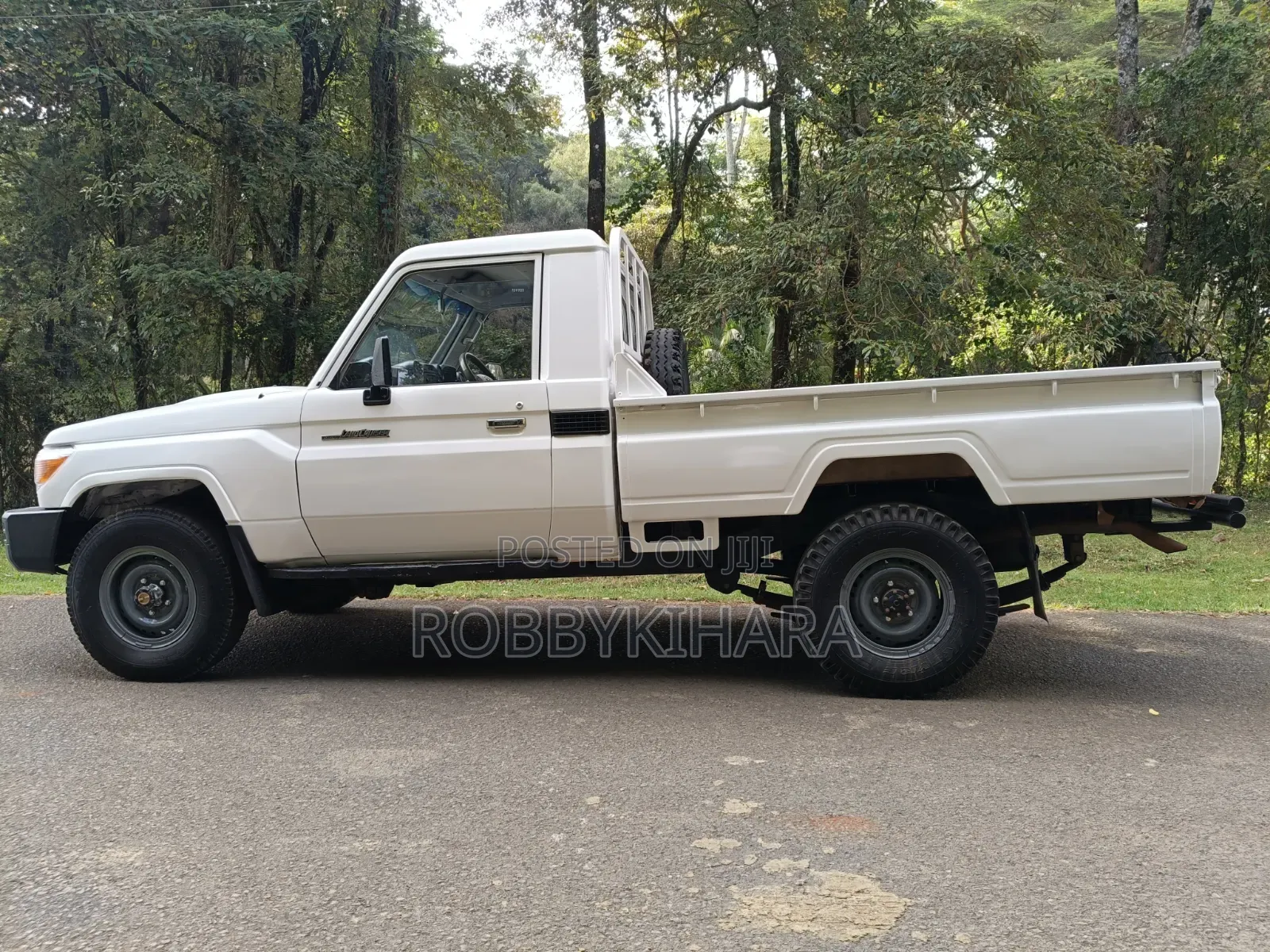 Toyota Land Cruiser 2017 White