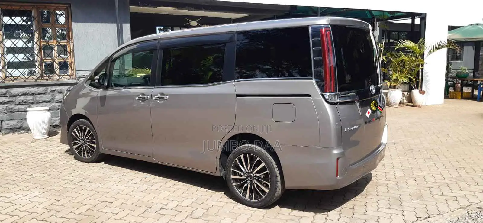 Toyota Esquire 2.0 AWD (7 seater) 2019 Silver