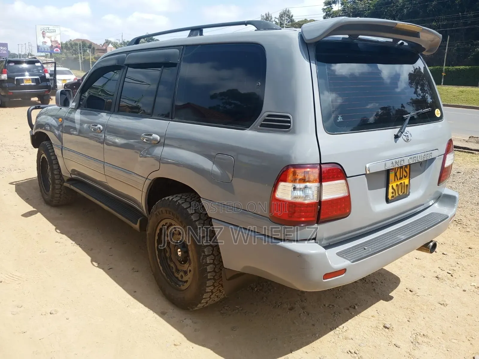 Toyota Land Cruiser 2005 Gray