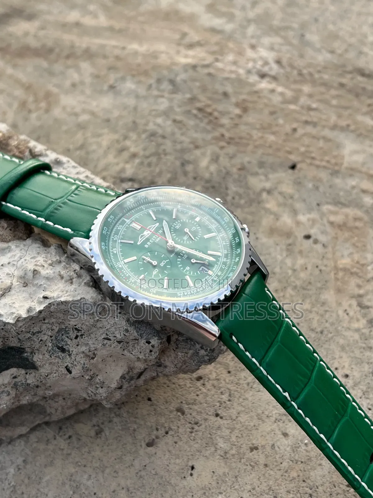 Breitling Navitimer BO1 Chronograph Watch With Genuine Leather.