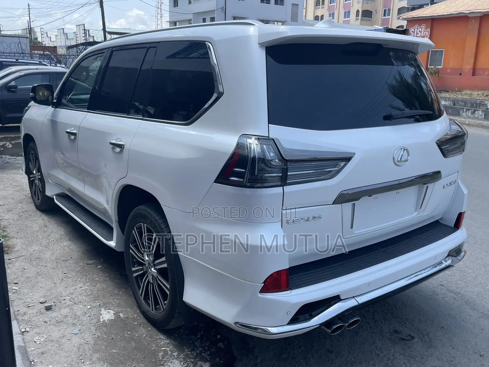 Lexus LX 570 AWD 2019 White